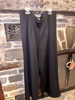 Women’s Black Wide-Leg Dress Pants